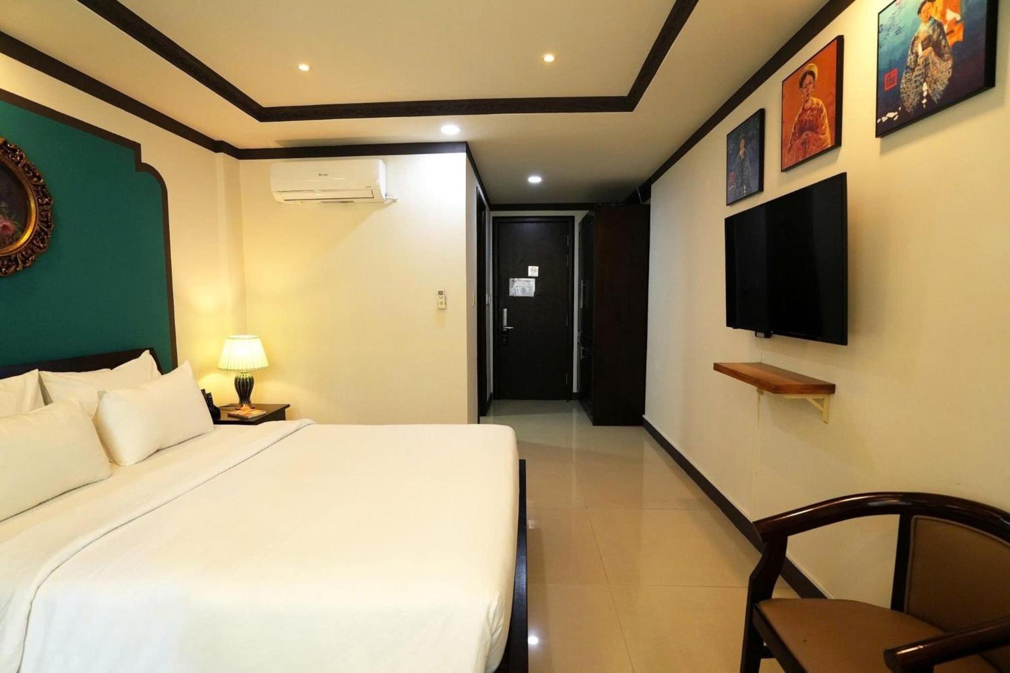 Hotel La Serena & Ho Chi Minh City